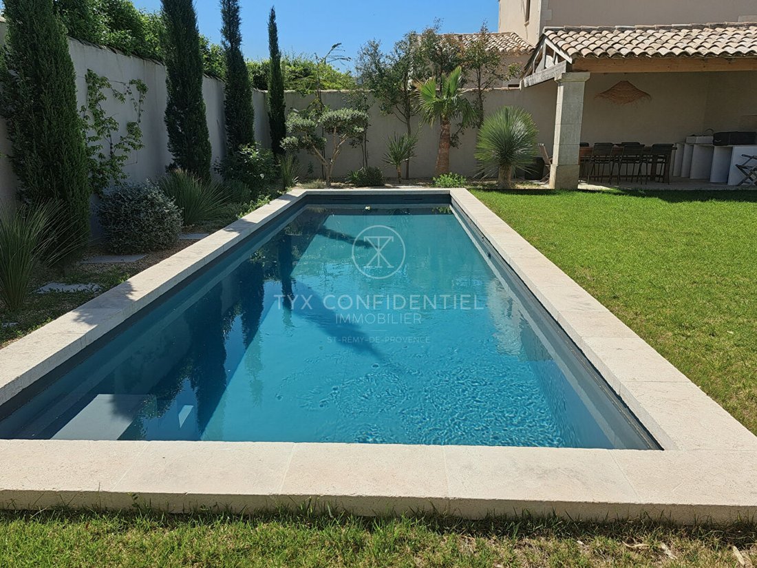 Villa in Saint-Rémy-de-Provence, Provence-Alpes-Côte d'Azur, France 2 - 17775195