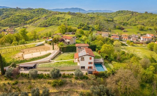 Villa in San Giovanni Valdarno, Tuscany, Italy 1
