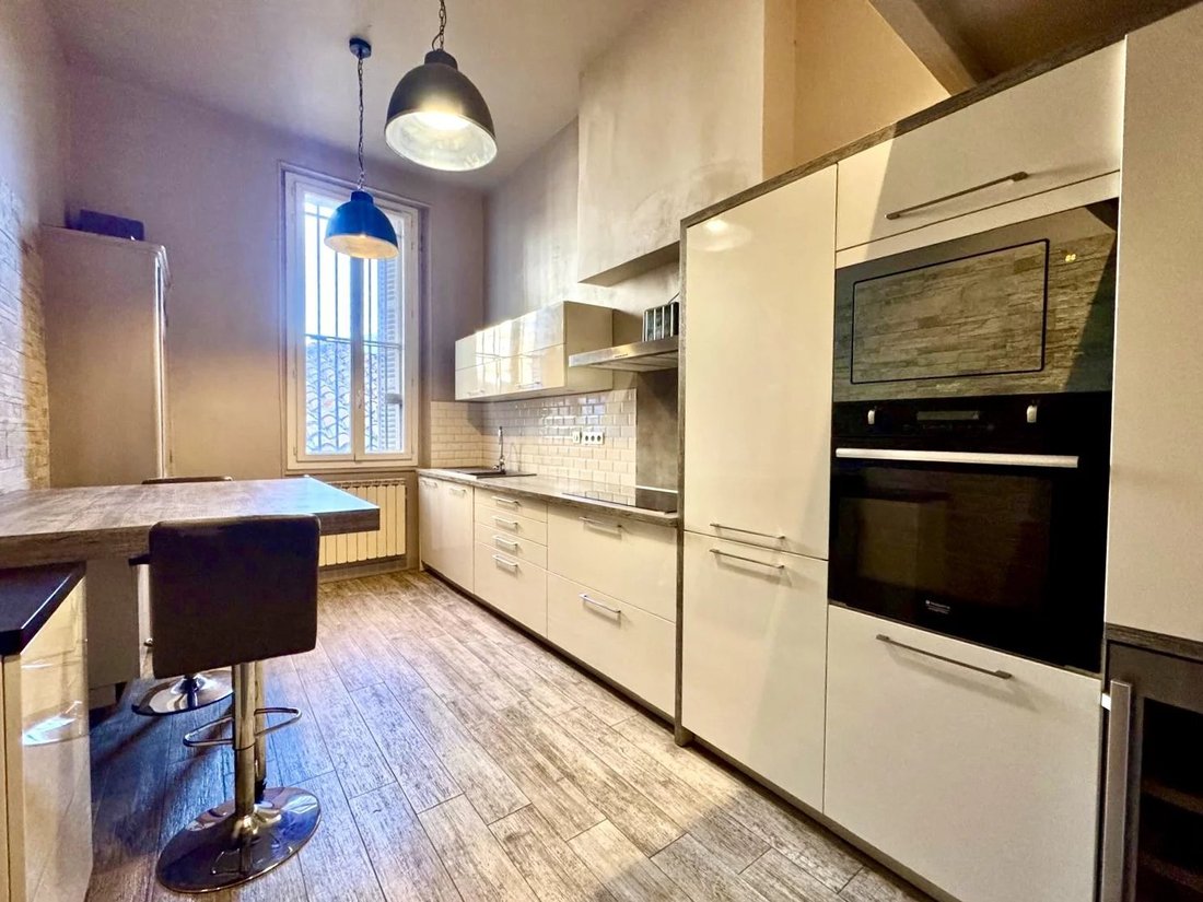 Apartment in Castellane, 6e Arrondissement, Marseille 3 - 16800659