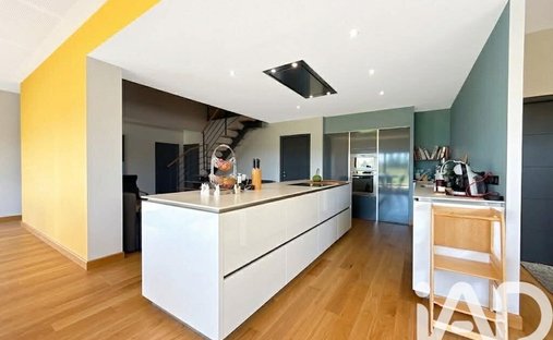 Casa en Est, Ingré, Francia 1