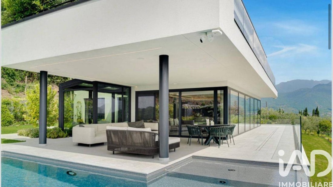 Villa in Salo, Lombardy, Italy 2 - 17776232