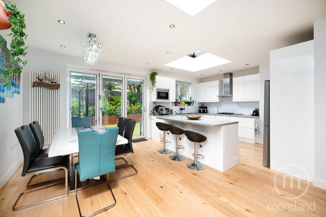 House in Temple Fortune, Barnet, England 3 - 17776812