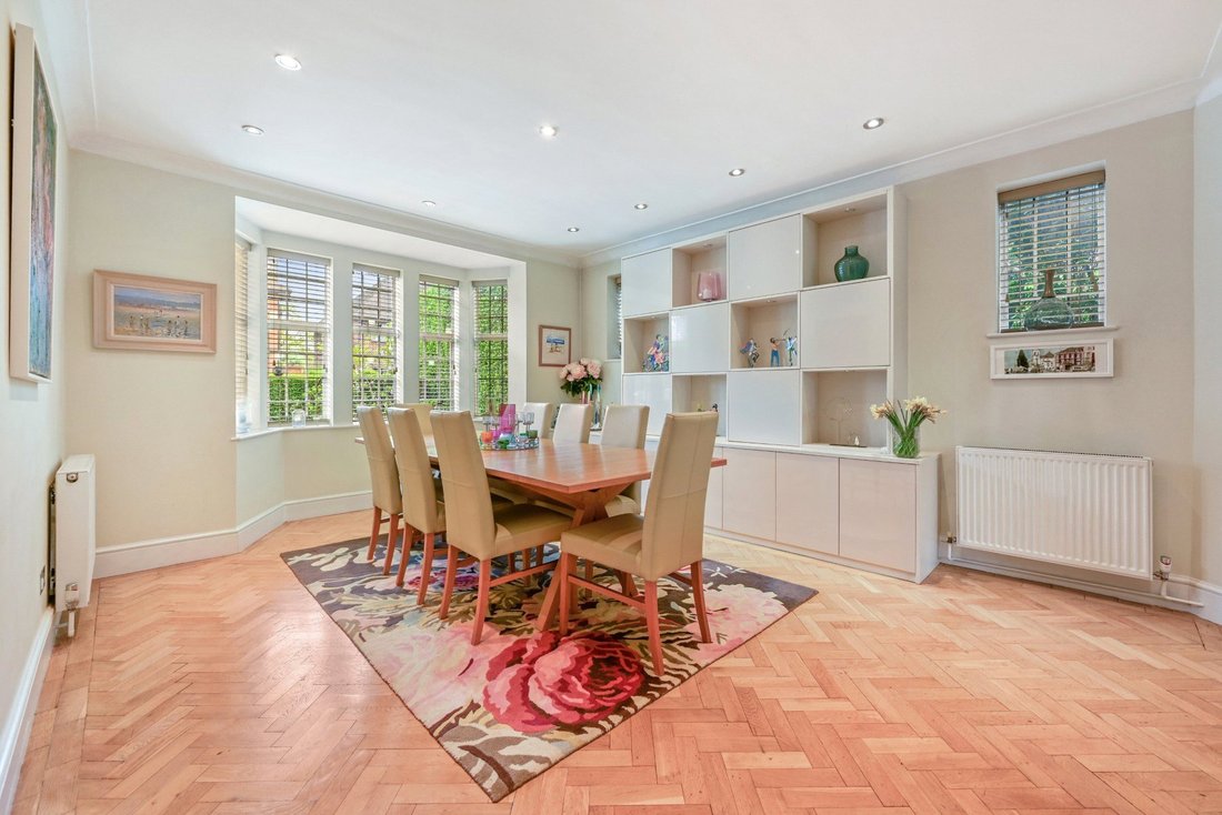 House in Hampstead Garden Suburb, Barnet, England 5 - 17773346