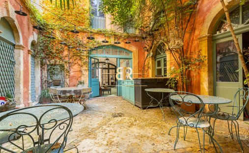 Maison à Arles, Provence-Alpes-Côte d'Azur, France 1