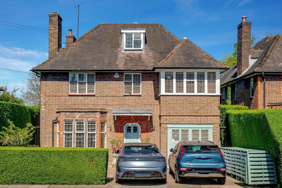 House in Hampstead Garden Suburb, Barnet, England 1 - 17773346