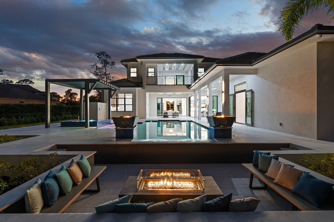 Naples, Florida, United States 3 - 17772063
