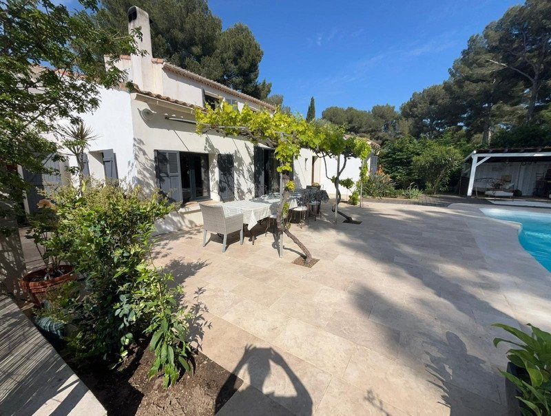 Villa in Sanary-sur-Mer, Provence-Alpes-Côte d'Azur, France 3 - 17339968