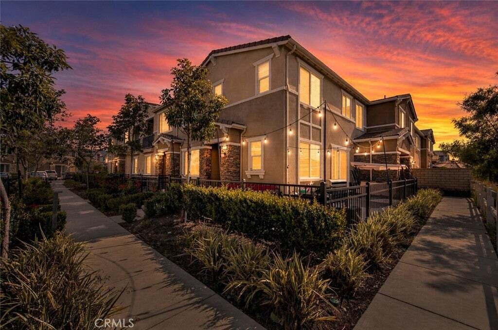 Condo in Fontana, California, United States 1 - 17775537