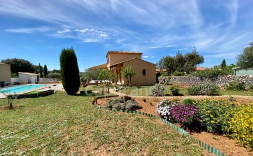 Villa à Uzès, Occitanie, France 1