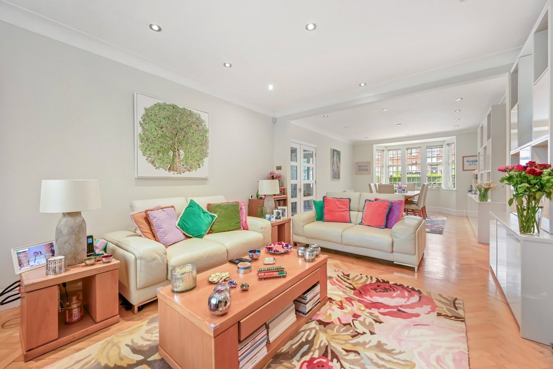House in Hampstead Garden Suburb, Barnet, England 2 - 17773346