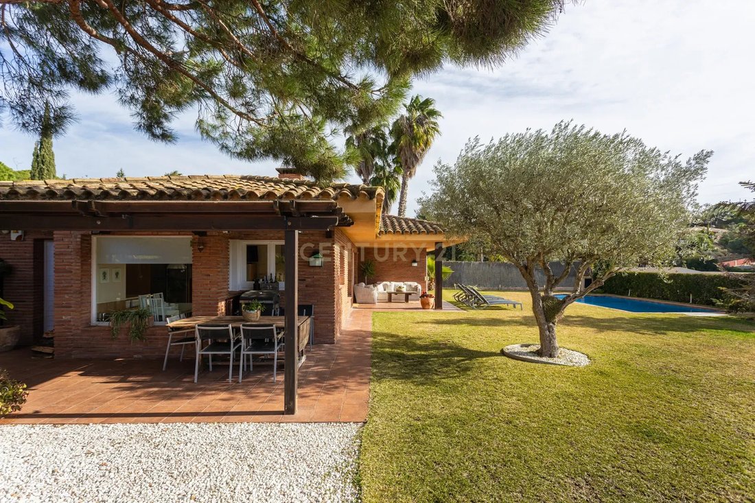 Villa in Sant Vicenc de Montalt, Catalonia, Spain 2 - 17775073