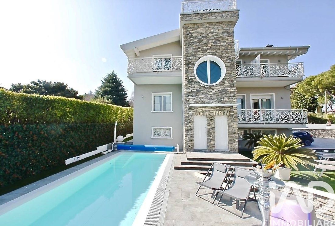 Villa in Desenzanino, Desenzano del Garda, Lombardy 1 - 17776230