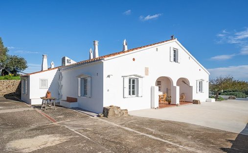 Landhaus in Mao, Balearische Inseln, Spanien 1