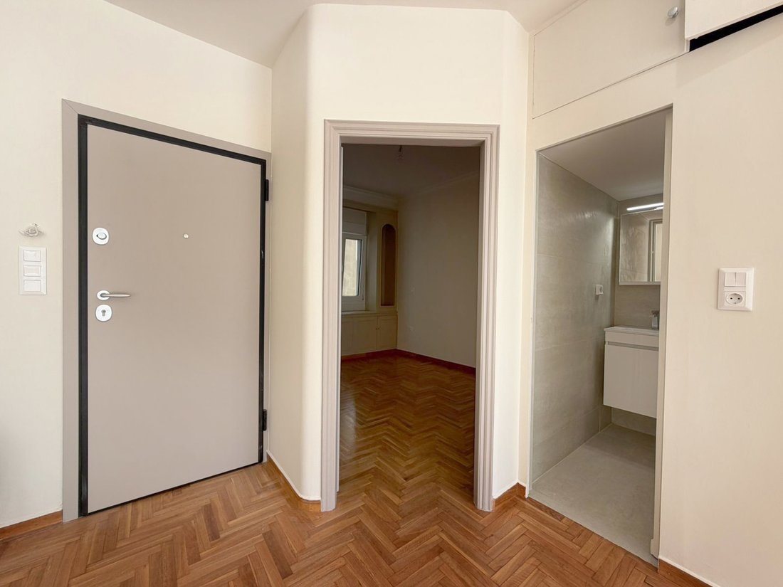 Apartment in Sunoikia Kolonakiou, 1st District of Athens, Athens 5 - 17776660