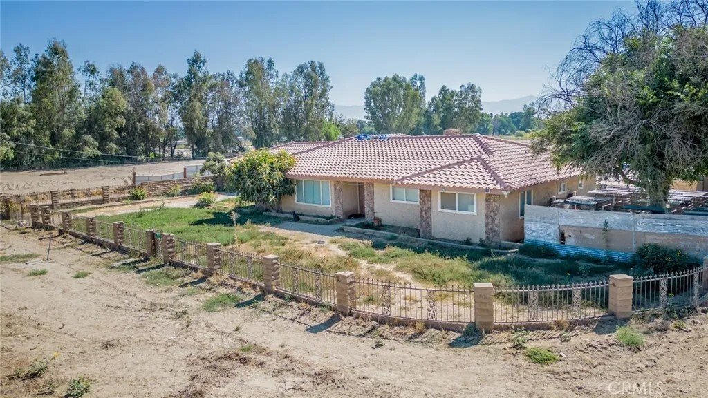 House in Bloomington, California, United States 2 - 16526032