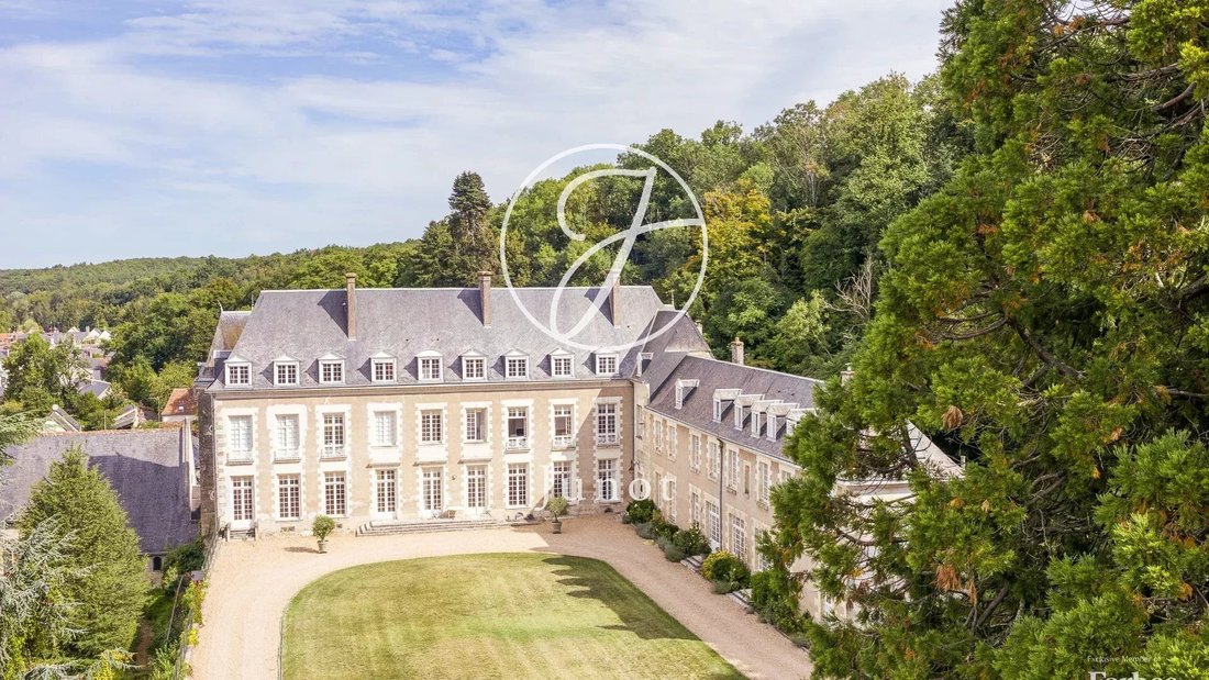 Castle in Saint-Ouen-les-Vignes, Centre-Val de Loire, France 4 - 17445132