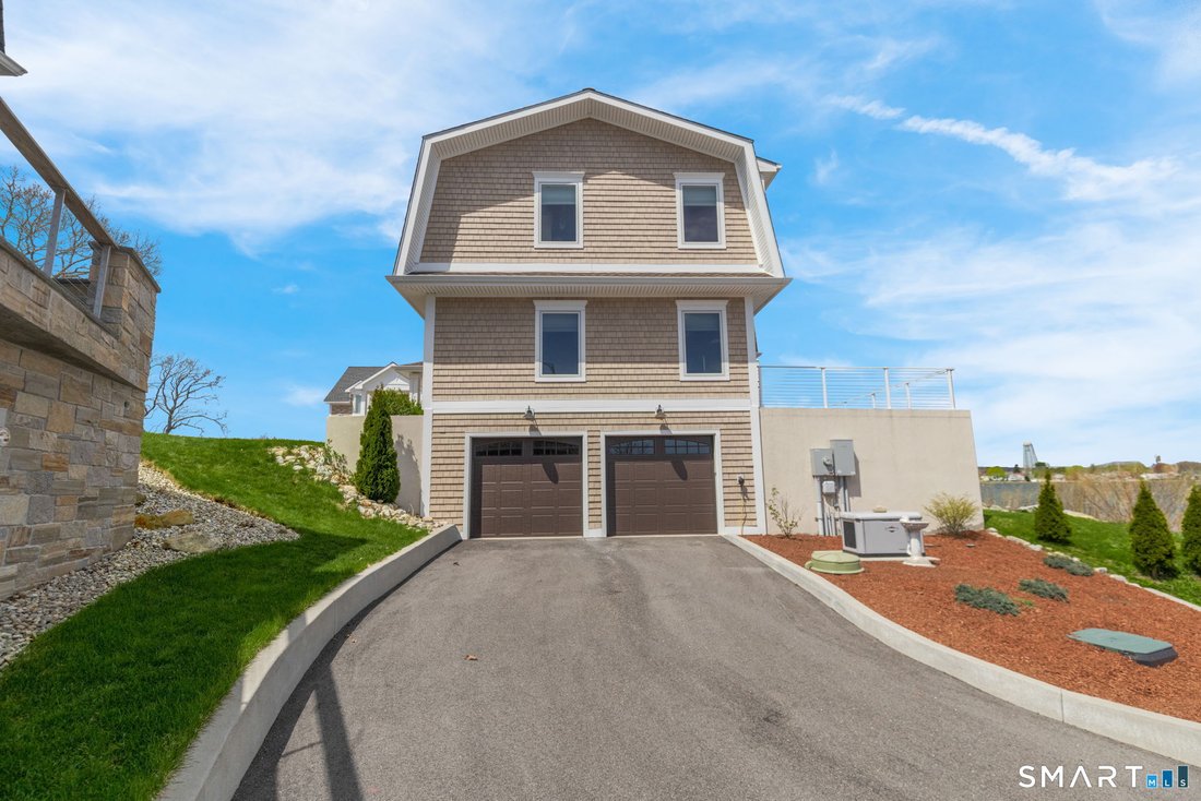 House in Groton, Connecticut, United States 4 - 17777212