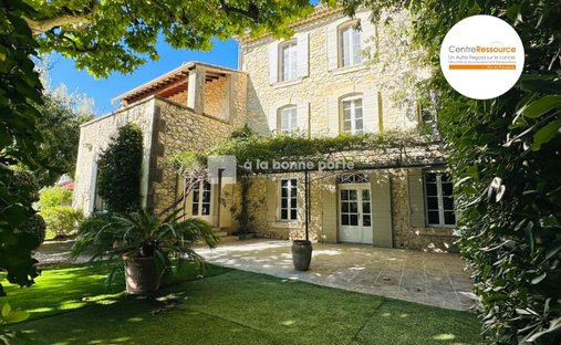 Villa in Mérindol, Provence-Alpes-Côte d'Azur, France 1