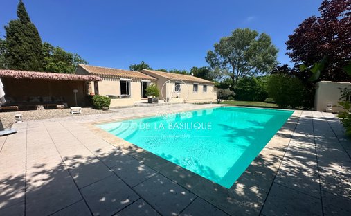 Villa in Centre Ville, Saint-Maximin-la-Sainte-Baume, France 1