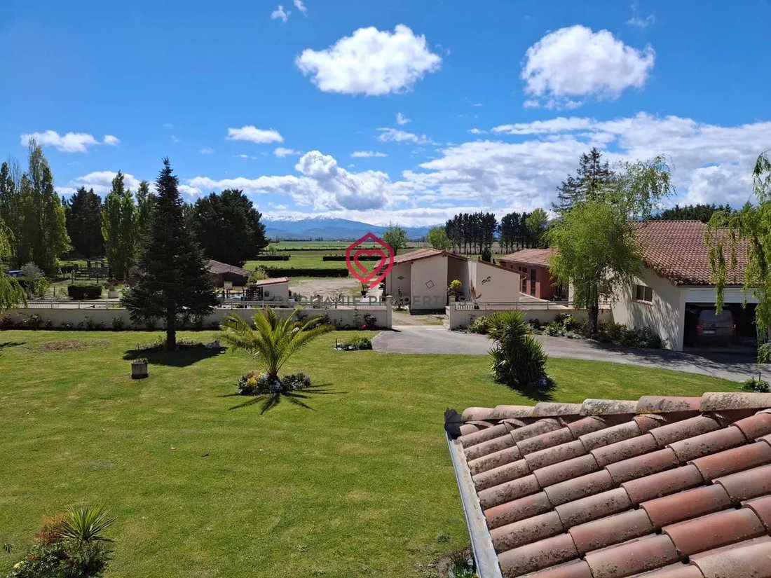 Estate in Villeneuve-du-Pareage, Occitania, France 3 - 17352967