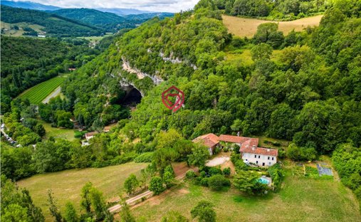 Estate in Le Mas-d'Azil, Occitania, France 1