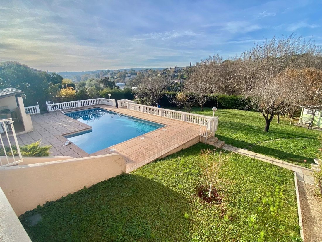 Estate in Saint-Paul-de-Vence, Provence-Alpes-Côte d'Azur, France 2 - 17777507
