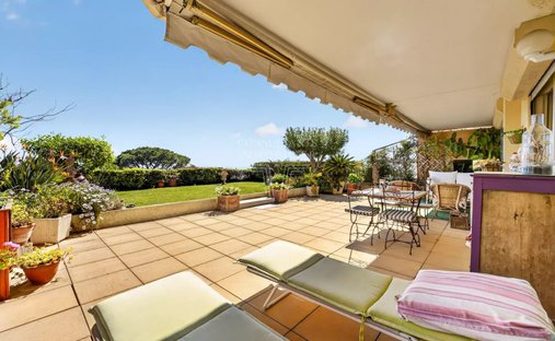 Apartment in Vieux Cannet, Le Cannet, France 1