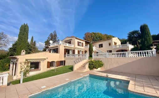 Estate in Saint-Paul-de-Vence, Provence-Alpes-Côte d'Azur, France 1