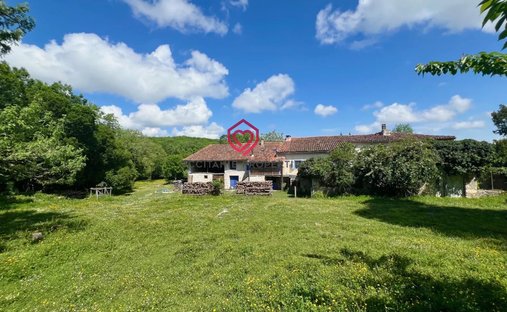 Land in Le Mas-d'Azil, Occitania, France 1