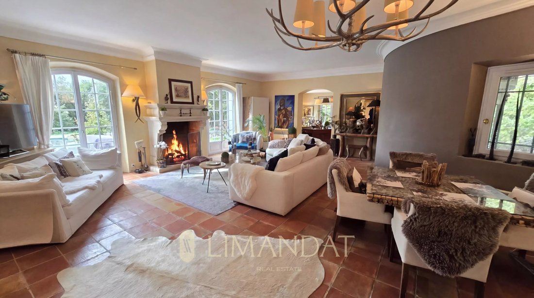 Villa in Nord, Roquefort-les-Pins, France 3 - 17777566
