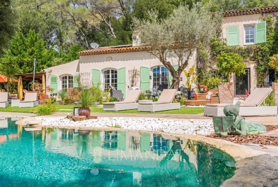 Villa in Nord, Roquefort-les-Pins, France 4 - 17777566