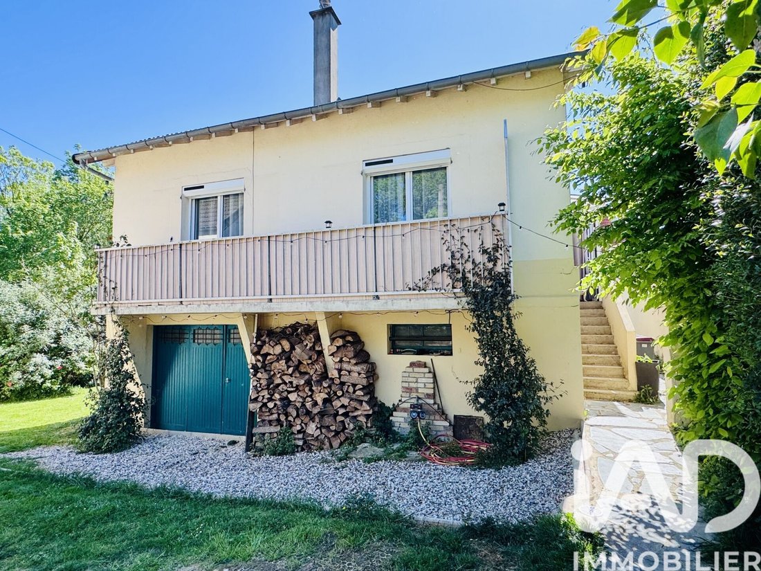 House in Jouy-en-Josas, Ile-de-France, France 1 - 17779125