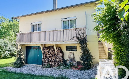House in Jouy-en-Josas, Ile-de-France, France 1