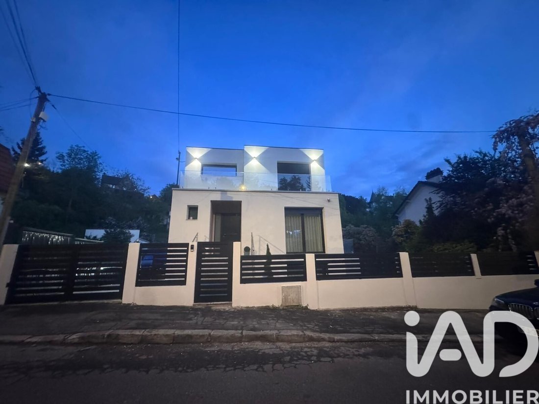 House in La Frette-sur-Seine, Ile-de-France, France 2 - 17779408