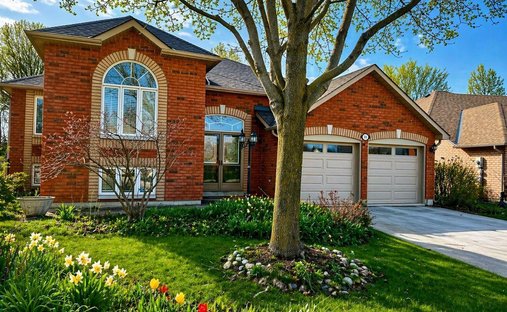 House in Wasaga Beach, Ontario, Canada 1