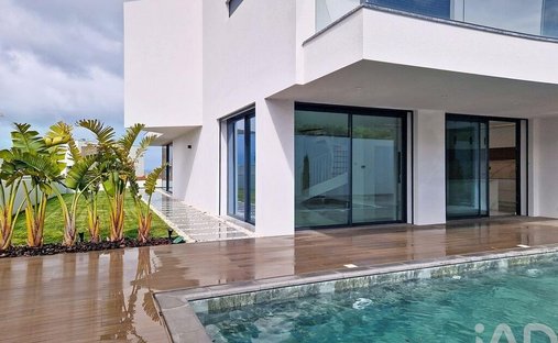 Townhouse in Ericeira, Lisbon, Portugal 1
