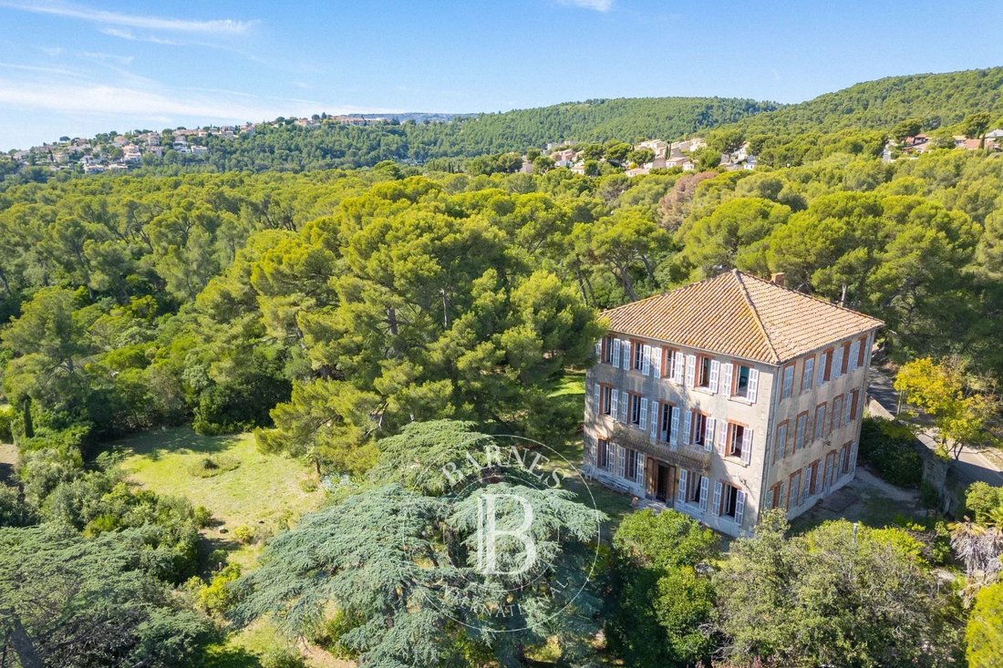Estate in Peripherie, Cassis, France 1 - 16386625