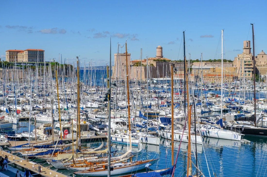Apartment in Palais de Justice, 6e Arrondissement, Marseille 2 - 16255366