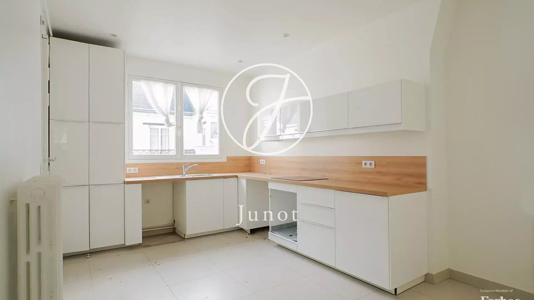 Apartment in Triangle d'Or, Paris 8e Arrondissement, Paris 3 - 16697425