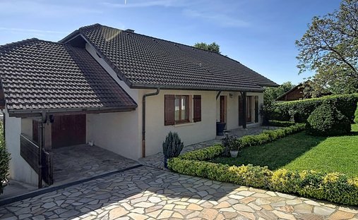 House in Bellegarde-sur-Valserine, Valserhone, France 1