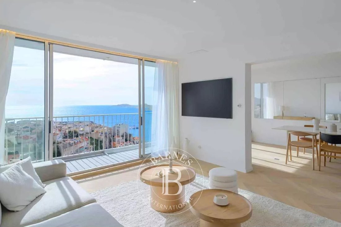 Apartment in Le Pharo, 7e Arrondissement, Marseille 3 - 16753211