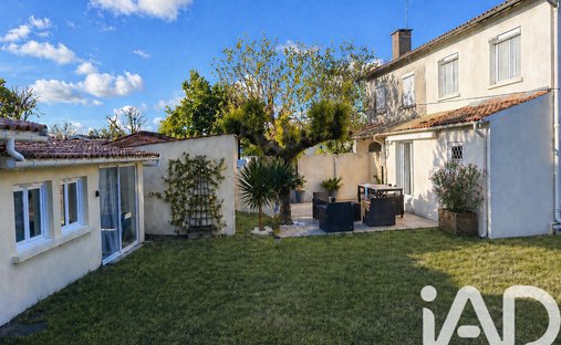 House in Ares, Nouvelle-Aquitaine, France 1