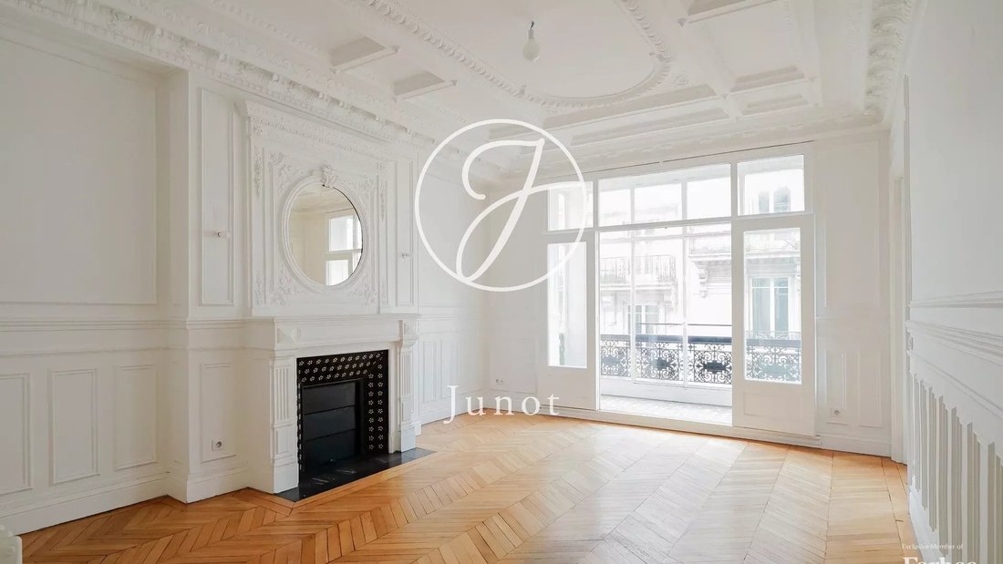 Apartment in Triangle d'Or, Paris 8e Arrondissement, Paris 5 - 16697411