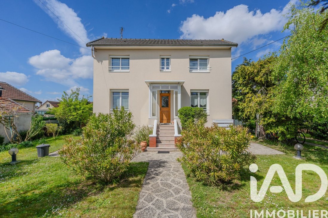 House in Chelles, Ile-de-France, France 1 - 17779352