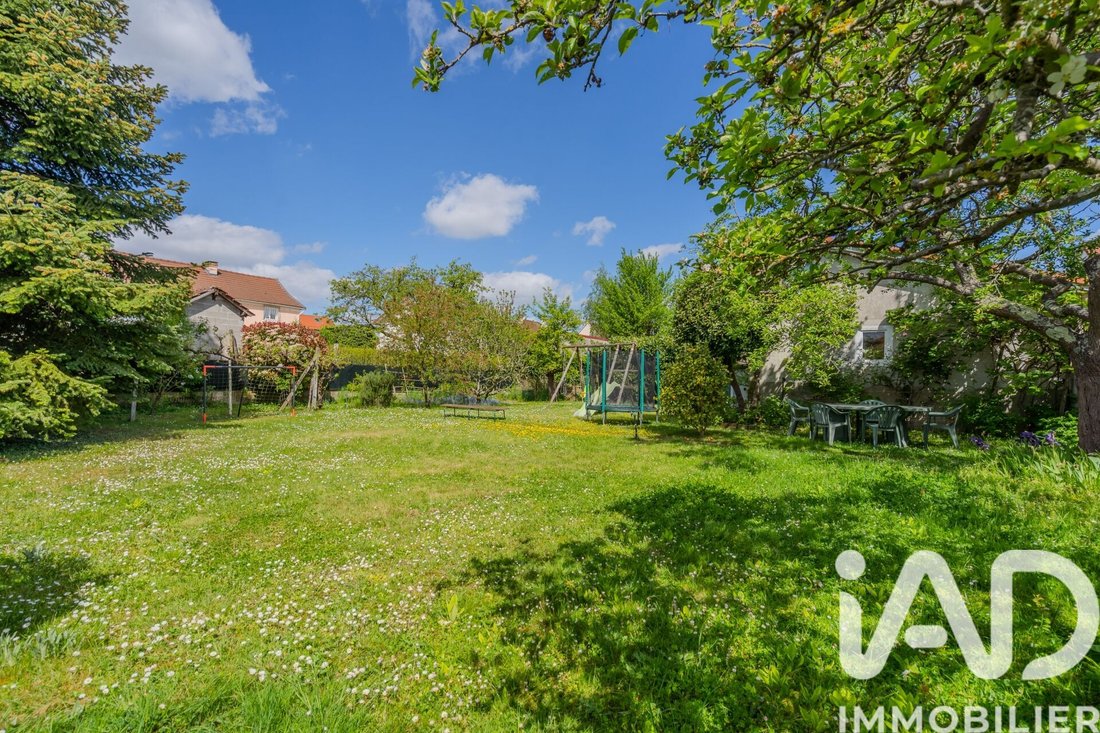 House in Chelles, Ile-de-France, France 3 - 17779352