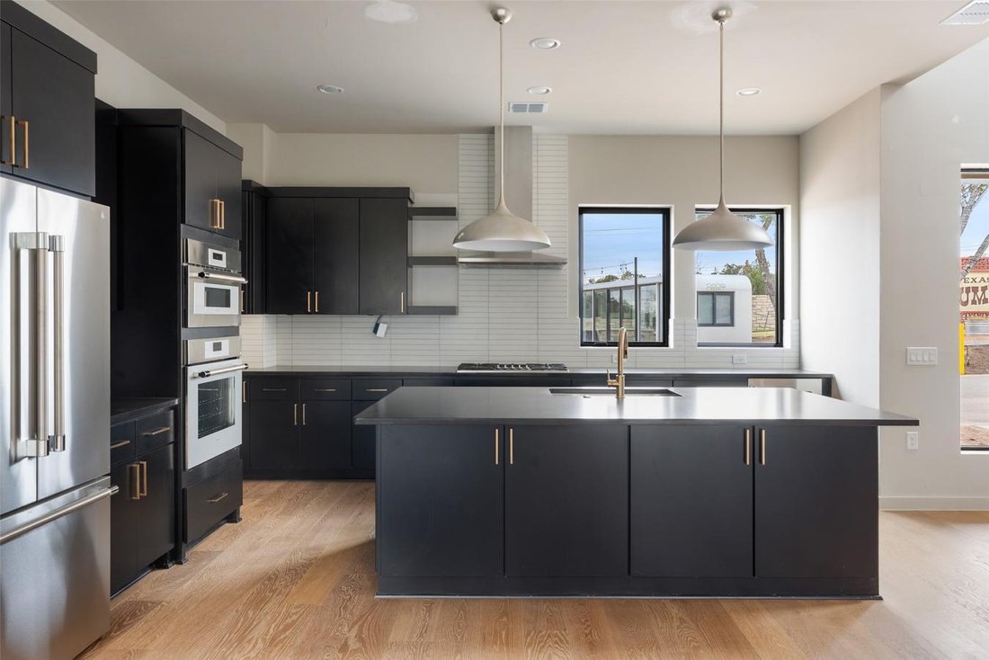 House in Austin, Texas, United States 5 - 17777873