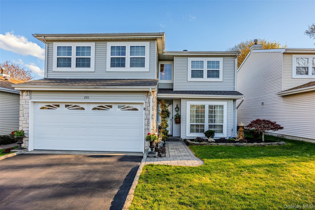 Condo in Holbrook, New York, United States 1 - 17777590