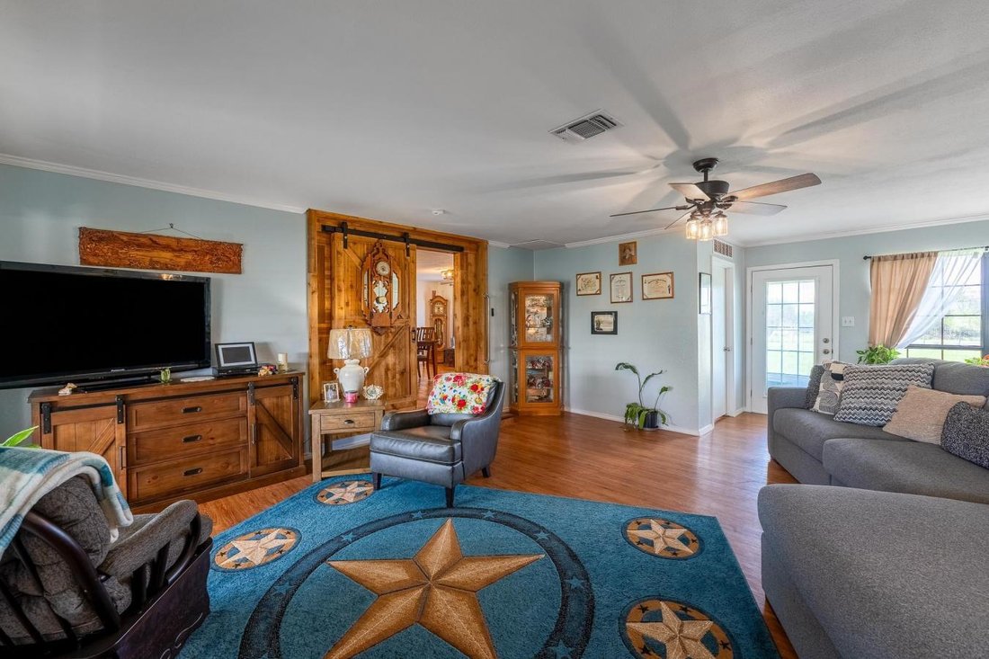 House in Mullin, Texas, United States 3 - 17777896