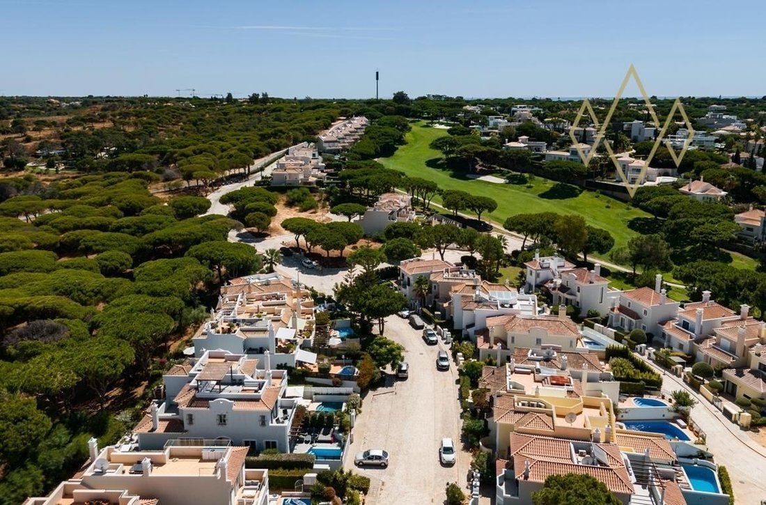House in Vale do Lobo, Almancil, Portugal 3 - 17778244