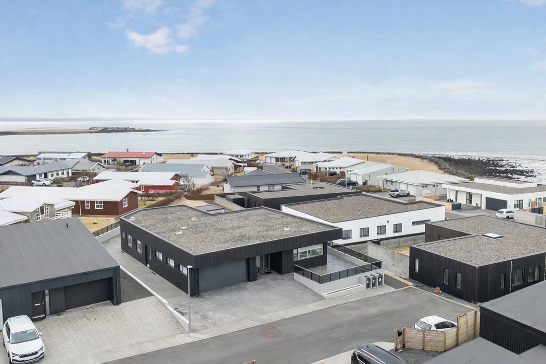 Villa in Alftanes, Garðabær, Iceland 2 - 17778405